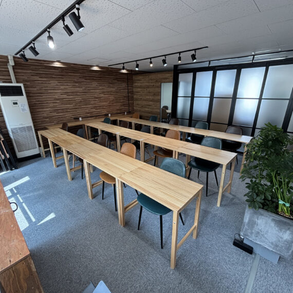 最大着席１５名のセミナールーム